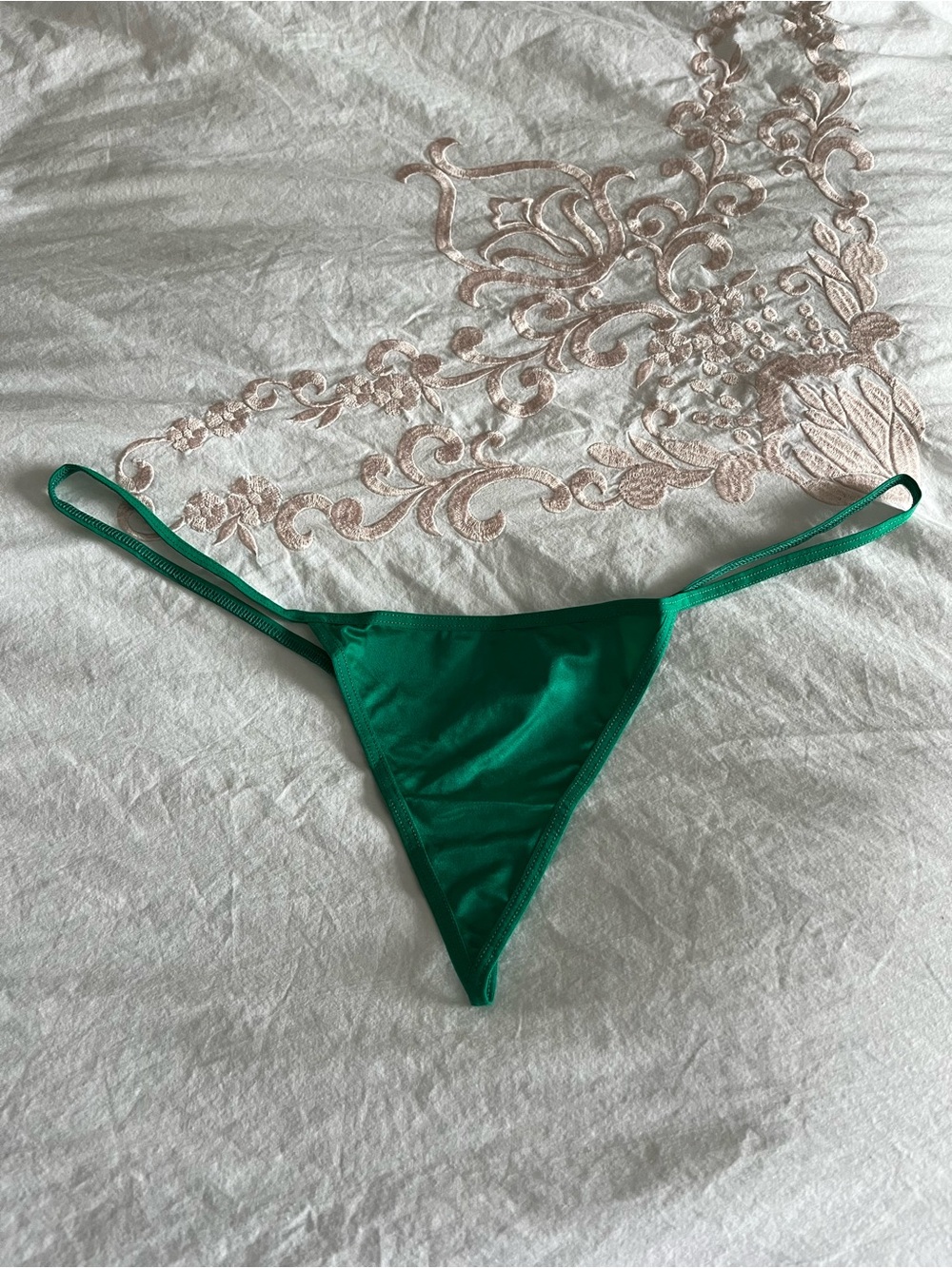 Frederick’s of Hollywood Panty 1X Exxtreme Mini G-String Green